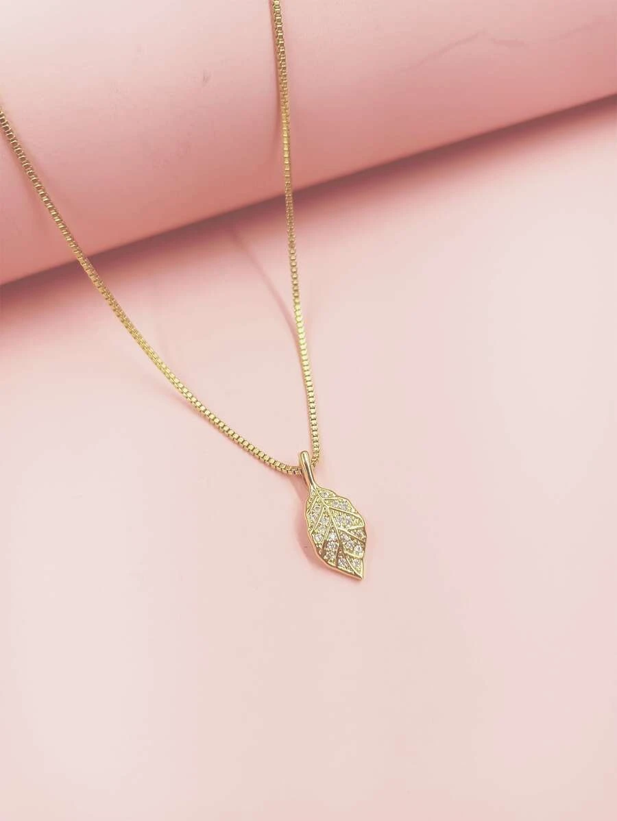 สร้อยคอ พลอยเทียม จี้ ใบไม้  kk-55