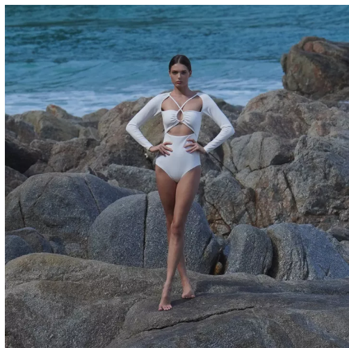 S58 SS2022/1 OPEN FRONT TIE NECK WHITE LONG SLEEVES SWIMMING SUIT ชุดว่ายน้ำตัดต่อด้านหน้า ผูกคอ แขนยาว มีฟองน้ำในตัวผ้าหนา กัน UV UPF 50+