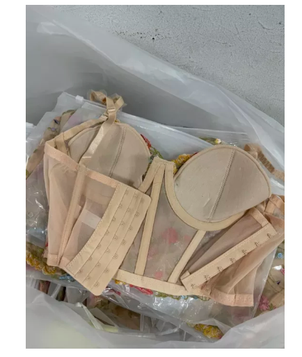 BRA55 บราลูกไม้ปักลายดอก เพิ่มความเซ็กซี่ด้วย ผ้าซีทรูนิดๆ เรียบหรู ดูแพง แบบฟาดๆมาก? เป็นอีกรุ่นที่ต้องมี ต้องเก็บจริงค่า ทรงสวยใส่สบายบางเบางานดี มีลองเต้าบางๆ อก 32-40" ความยาวสายปรับได้