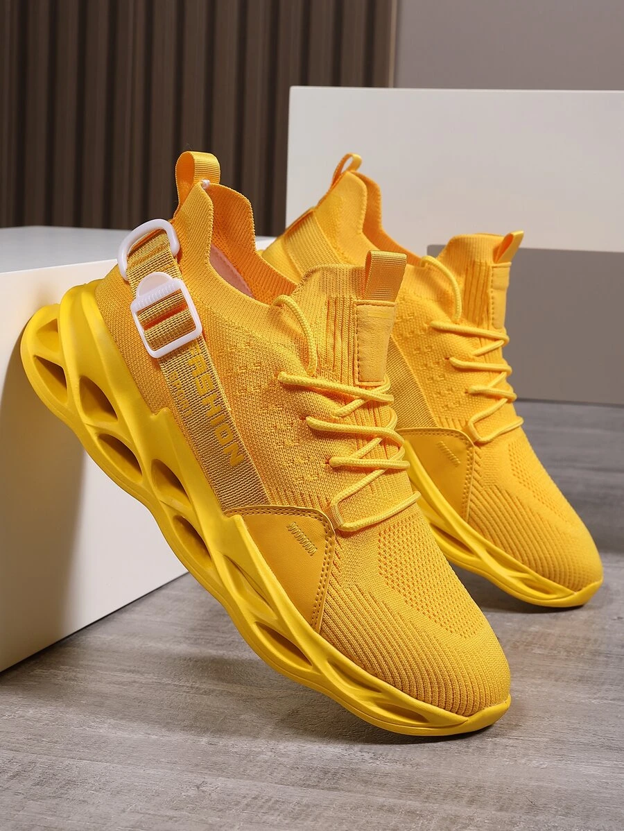 ผู้ชาย รองเท้าวิ่ง ภาพกราฟิกตัวอักษร มีดีเทลถัก m-68