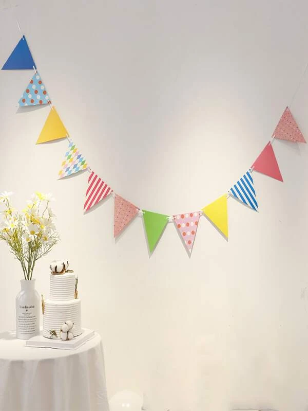 ธงตกแต่ง ลายผสม 1 เซต ทรงสามเหลี่ยม p-2