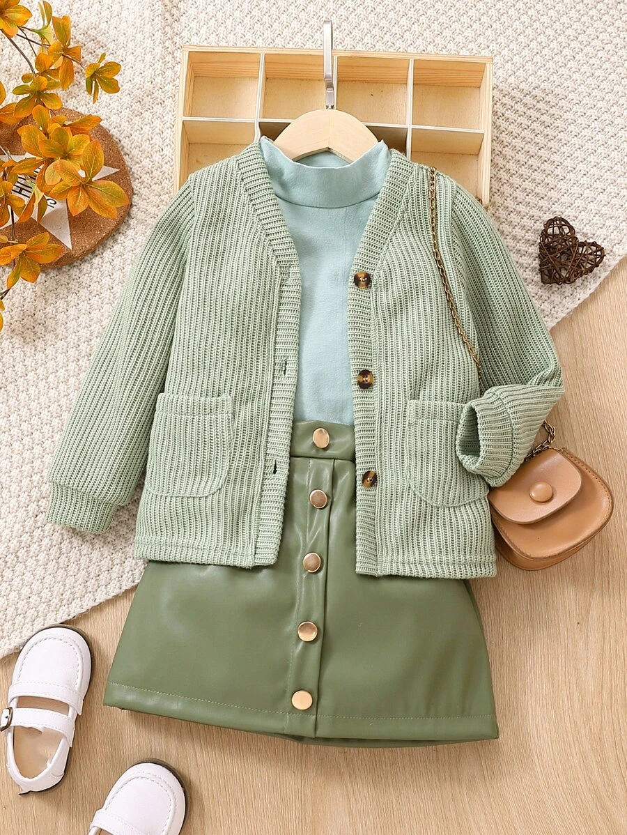 เสื้อยืด เด็กเล็กผู้หญิง คอตั้งทรงสูง และ คาร์ดิแกน มีกระดุม และ กระโปรง a-99