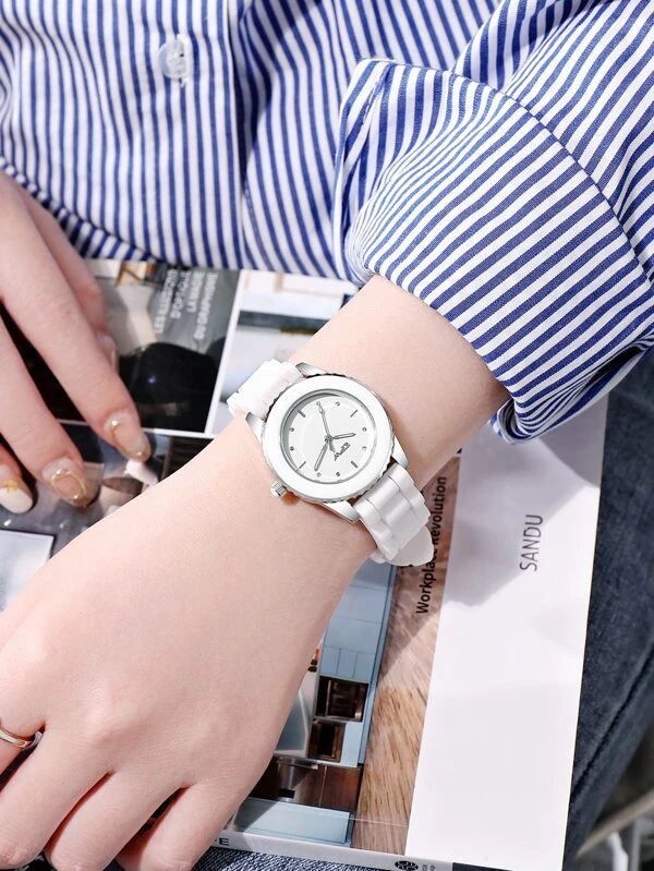 นาฬิกาควอตซ์ ตกแต่ง พลอยเทียม  น-86